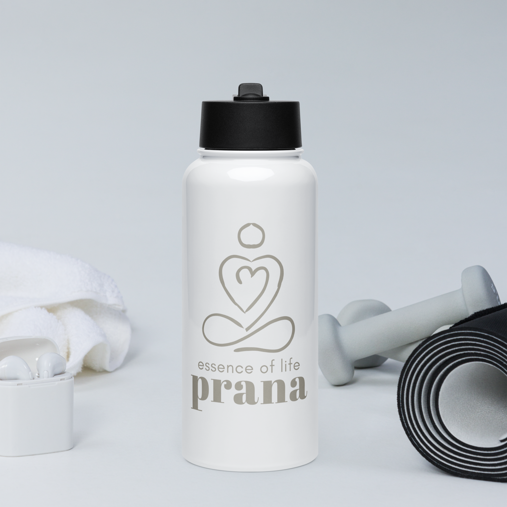 Stainless steel water bottle with a straw lid : Prana